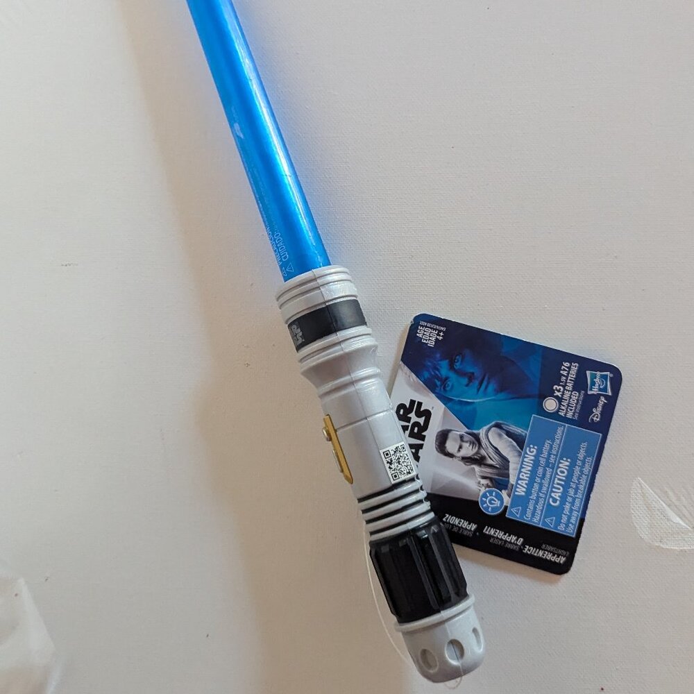 NWT Blue Lightsaber Rey 2019 Retractable Star Wars Disney Collectible Toy Hasbro